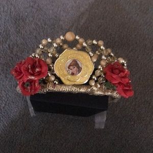 Belle Crown